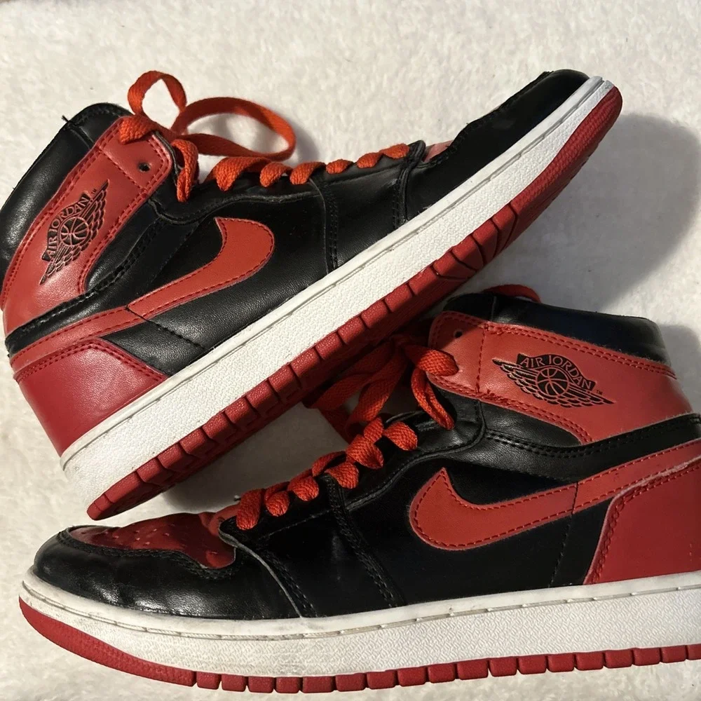 Air Jordan 1 Retro OG‎ 2013 High Bred Sneakers Size 9.5 Black Red